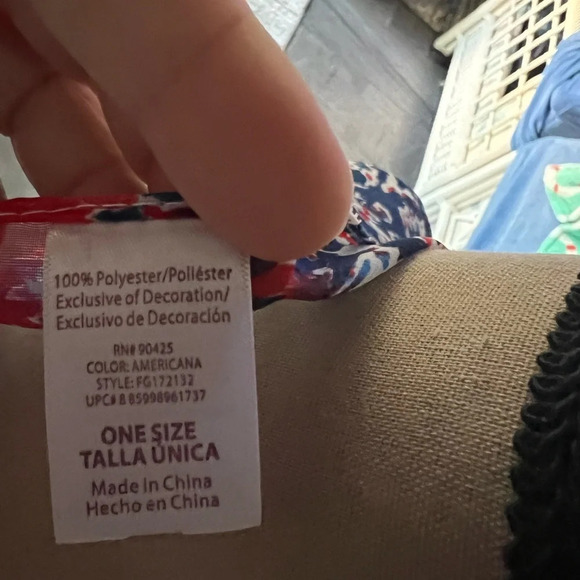 Red whit and blue over the shoulder Shaw - Picture 3 of 3